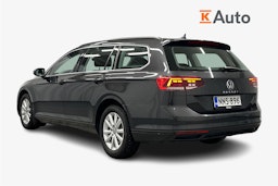 harmaa Volkswagen Passat 2024 kuva 2.