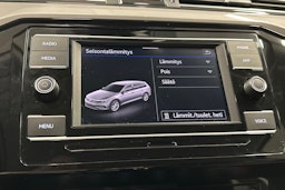 harmaa Volkswagen Passat 2024 kuva 24.