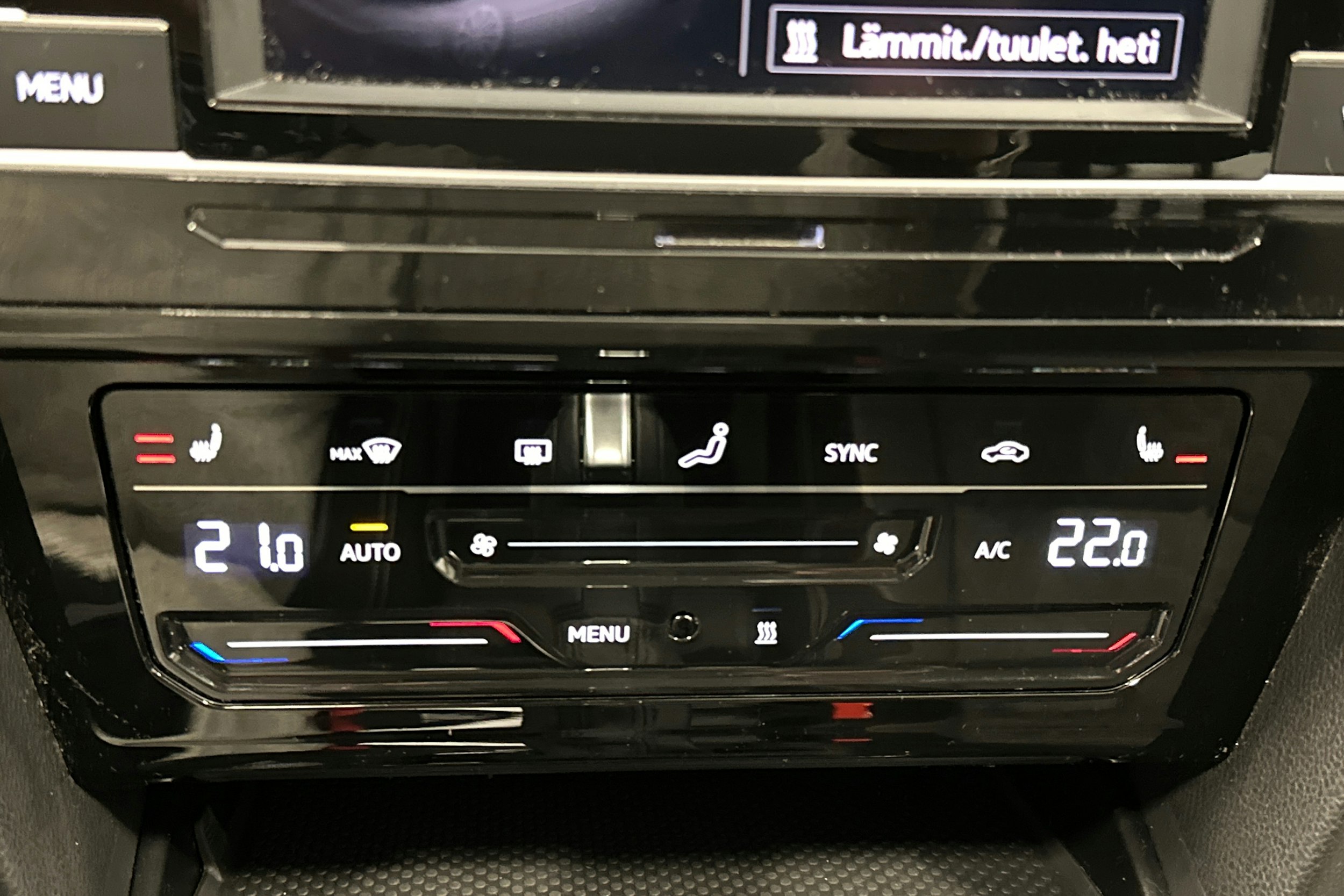 harmaa Volkswagen Passat 2024 kuva 25.