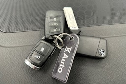 harmaa Volkswagen Passat 2024 kuva 27.