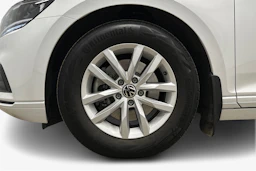 valkoinen Volkswagen Passat 2024 kuva 9.