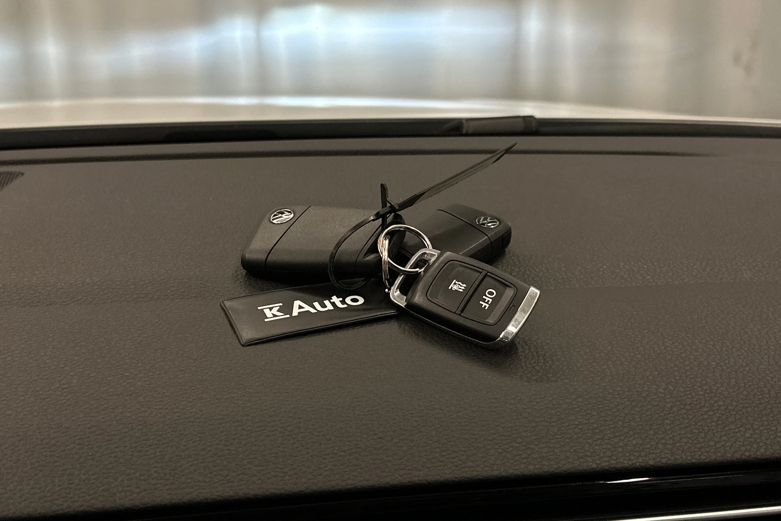 valkoinen Volkswagen Passat 2024 kuva 25.