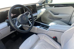 Sininen Volkswagen PASSAT 2024 kuva 3.