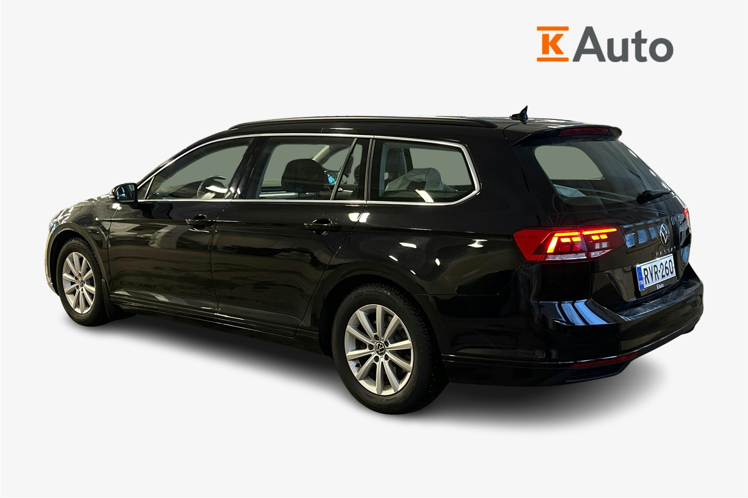 musta Volkswagen Passat 2024 kuva 2.