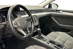 musta Volkswagen Passat 2024 kuva 6.