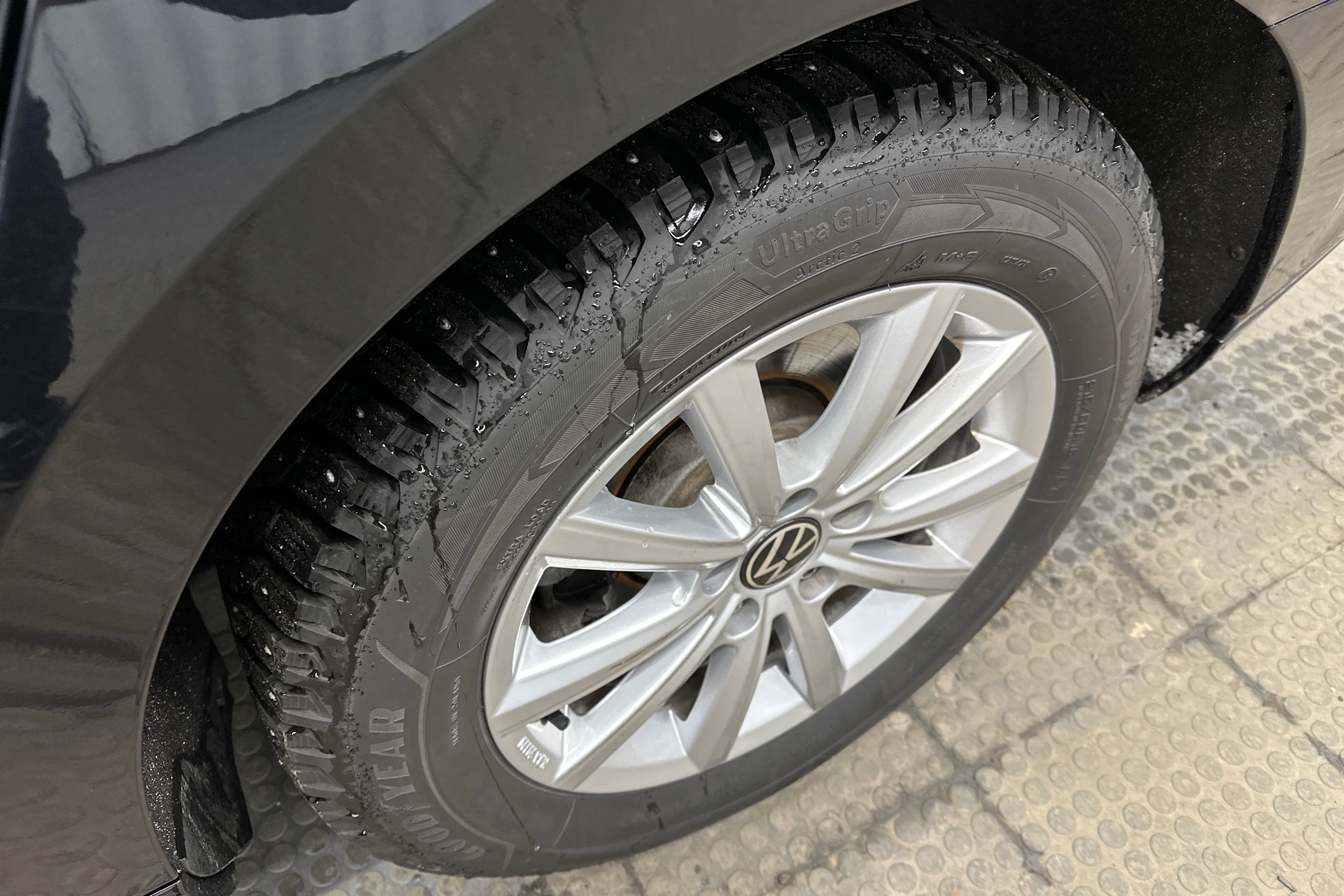 musta Volkswagen Passat 2024 kuva 10.