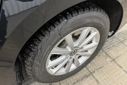 musta Volkswagen Passat 2024 kuva 10.