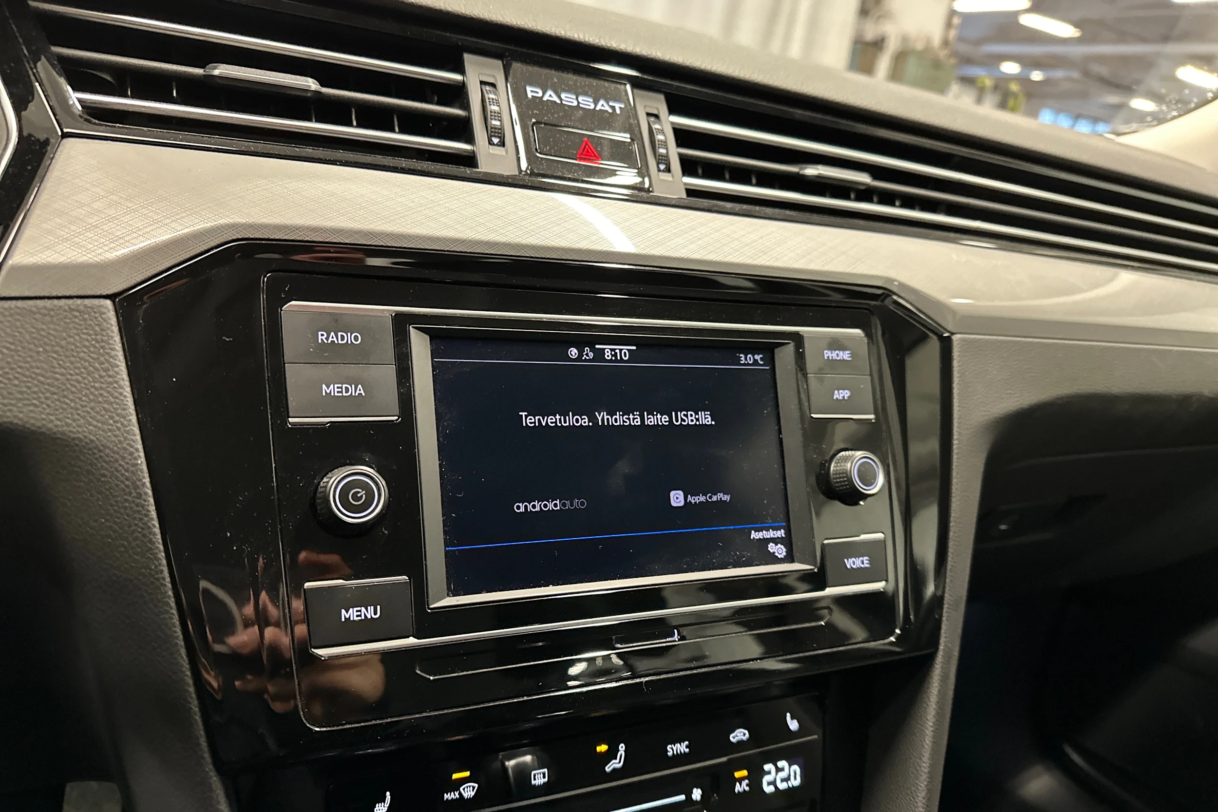 musta Volkswagen Passat 2024 kuva 16.