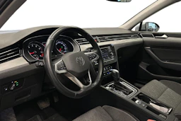 harmaa Volkswagen Passat 2024 kuva 3.