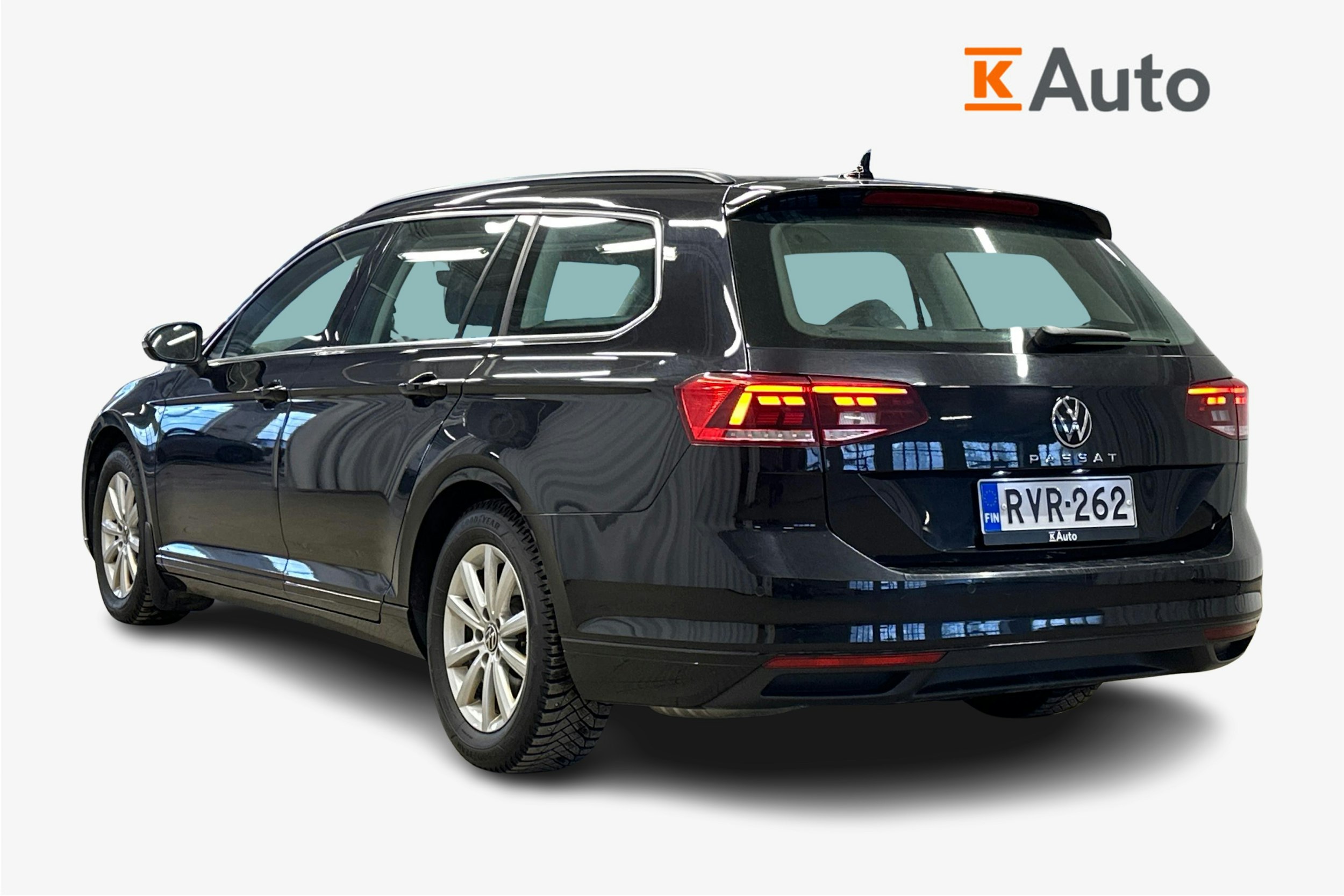 musta Volkswagen Passat 2024 kuva 2.