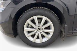 musta Volkswagen Passat 2024 kuva 9.