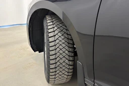 musta Volkswagen Passat 2024 kuva 11.