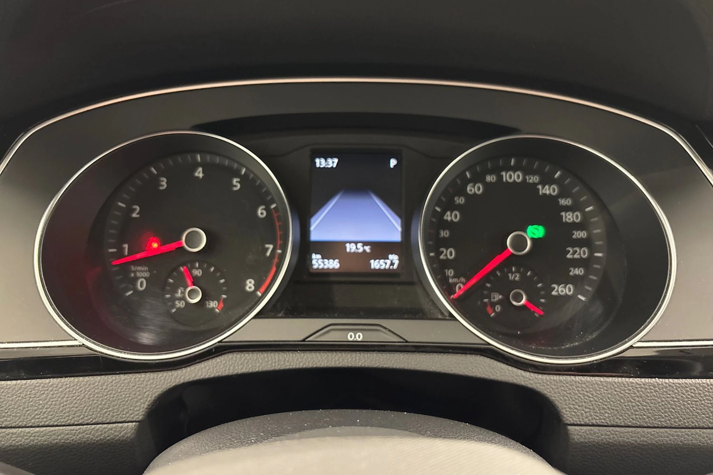 musta Volkswagen Passat 2024 kuva 16.