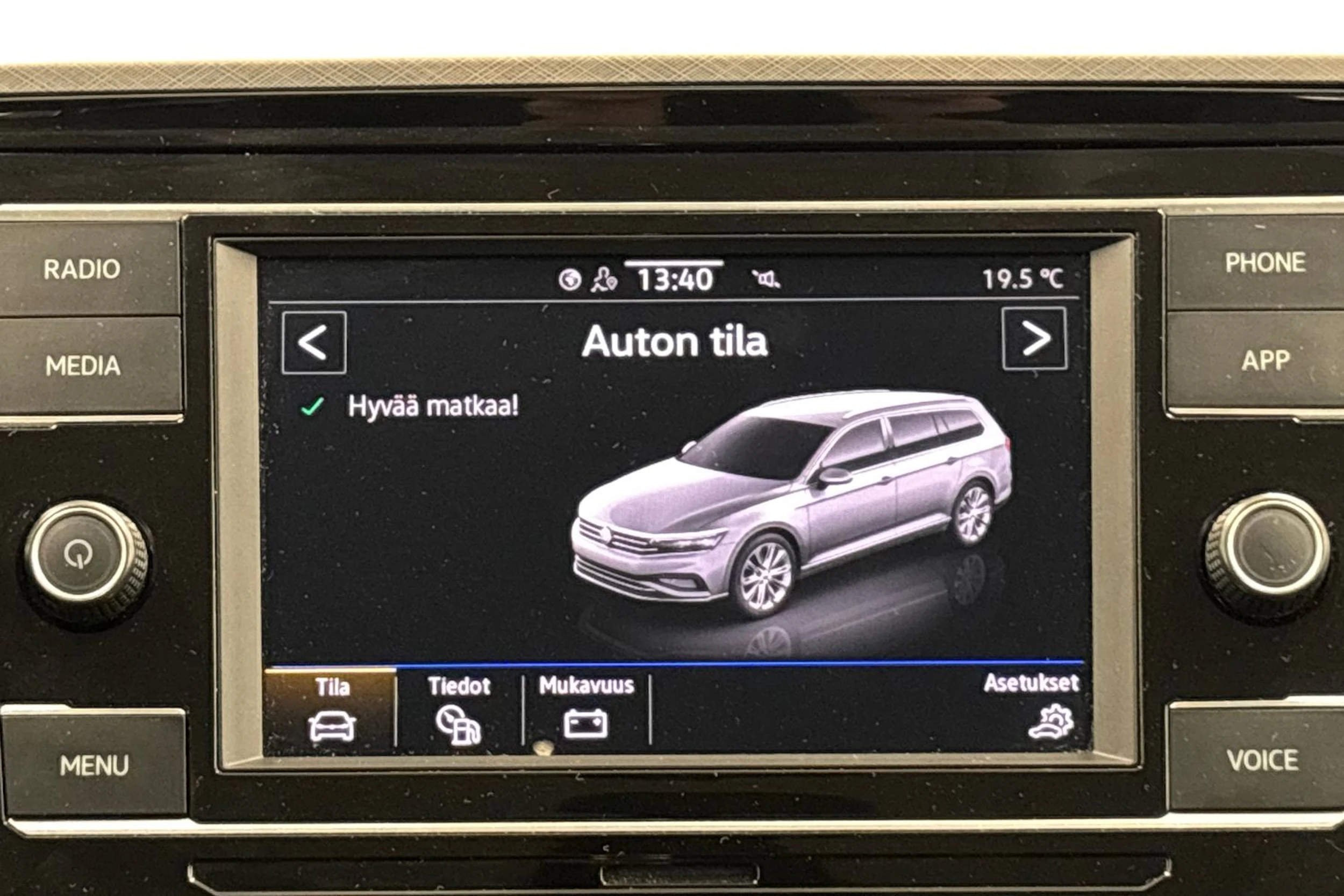 musta Volkswagen Passat 2024 kuva 18.