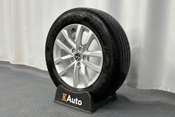 harmaa Volkswagen Passat 2024 kuva 13.