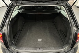 harmaa Volkswagen Passat 2024 kuva 14.