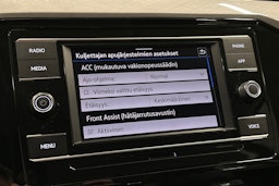 harmaa Volkswagen Passat 2024 kuva 23.