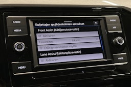 harmaa Volkswagen Passat 2024 kuva 24.