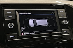 harmaa Volkswagen Passat 2024 kuva 26.