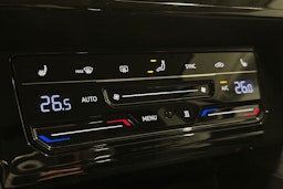 harmaa Volkswagen Passat 2024 kuva 27.