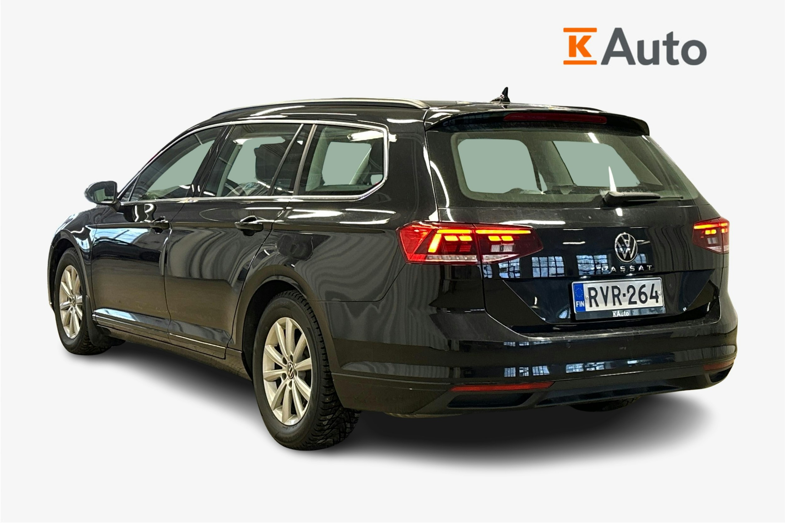 musta Volkswagen Passat 2024 kuva 2.