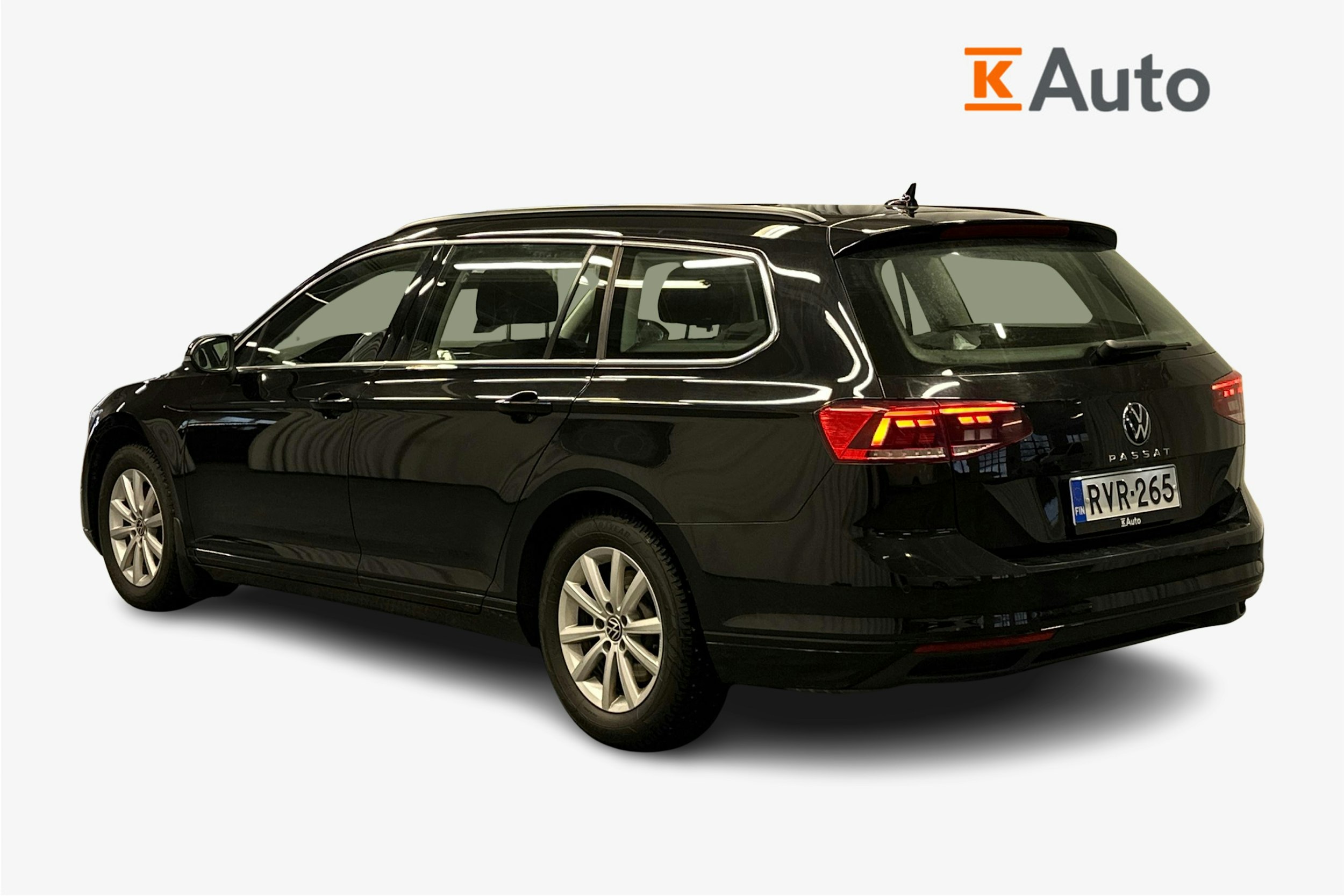 musta Volkswagen Passat 2024 kuva 2.