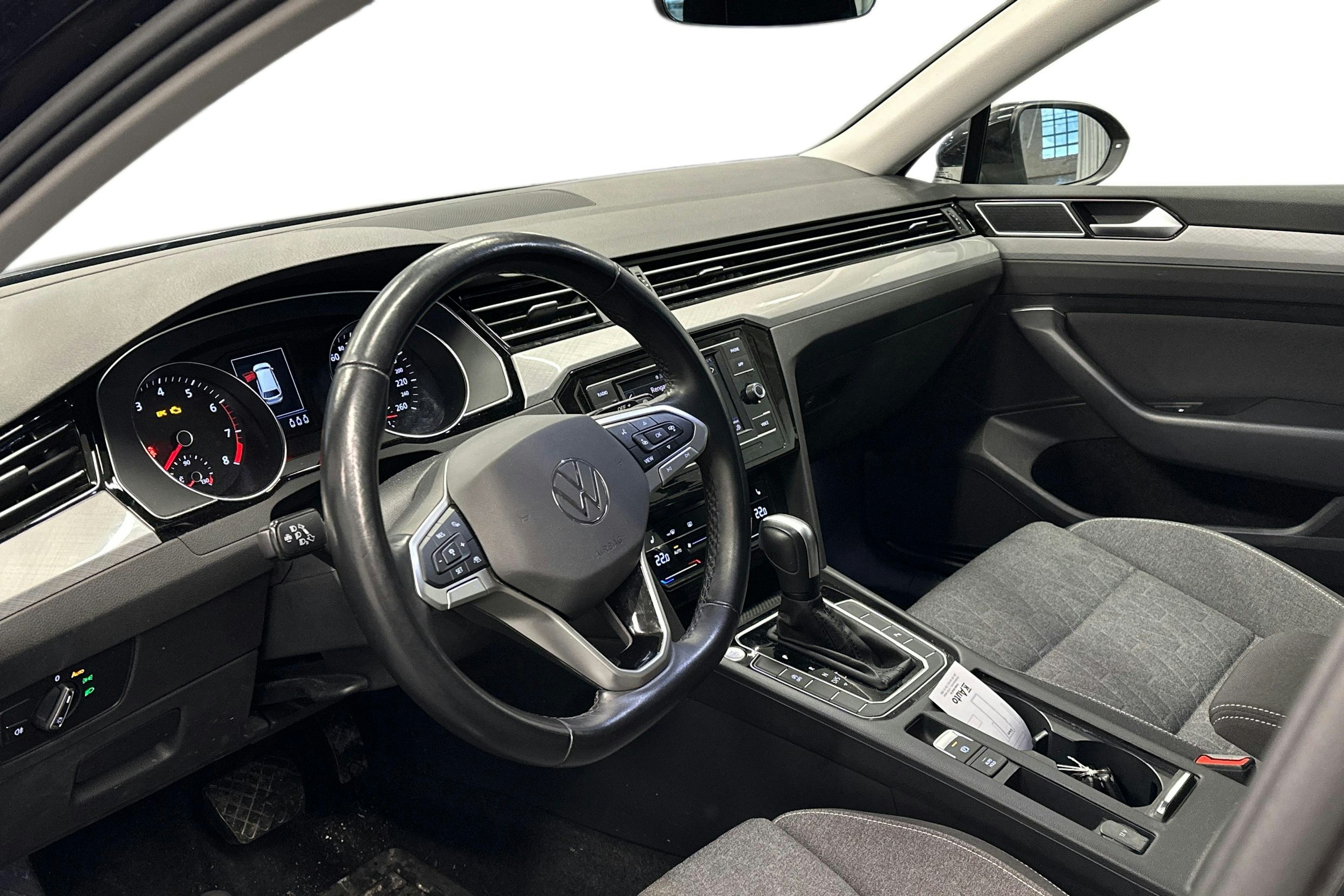 musta Volkswagen Passat 2024 kuva 3.