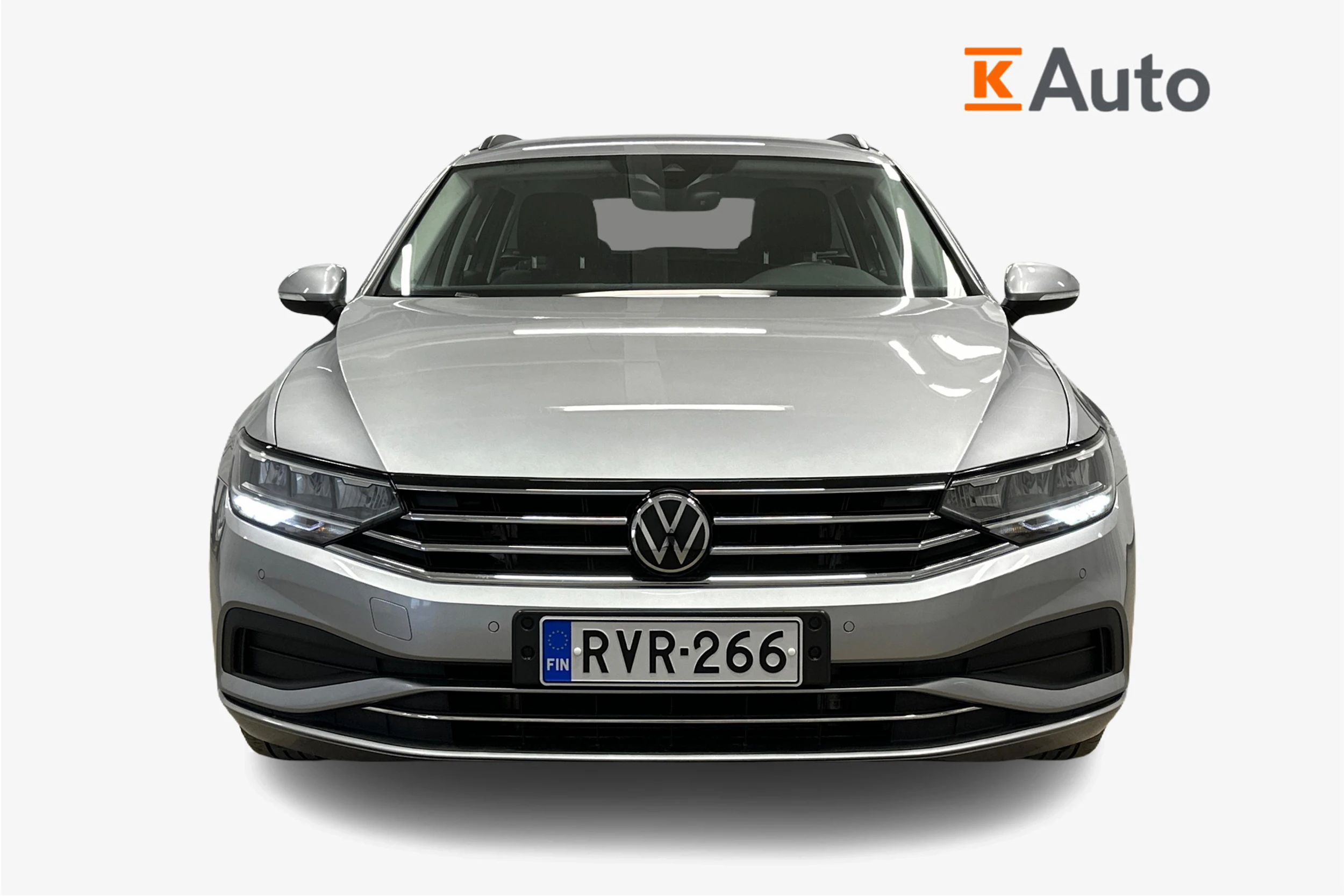 harmaa Volkswagen Passat 2024 kuva 4.