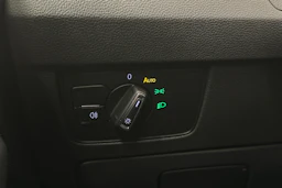 harmaa Volkswagen Passat 2024 kuva 17.