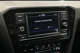 harmaa Volkswagen Passat 2024 kuva 21.