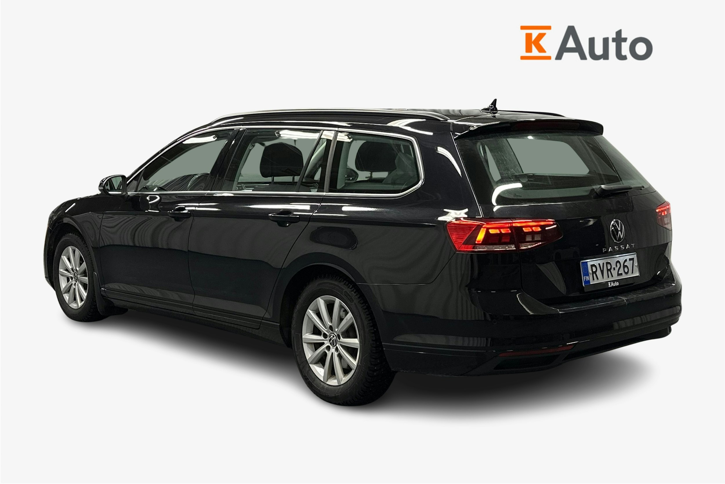 musta Volkswagen Passat 2024 kuva 2.