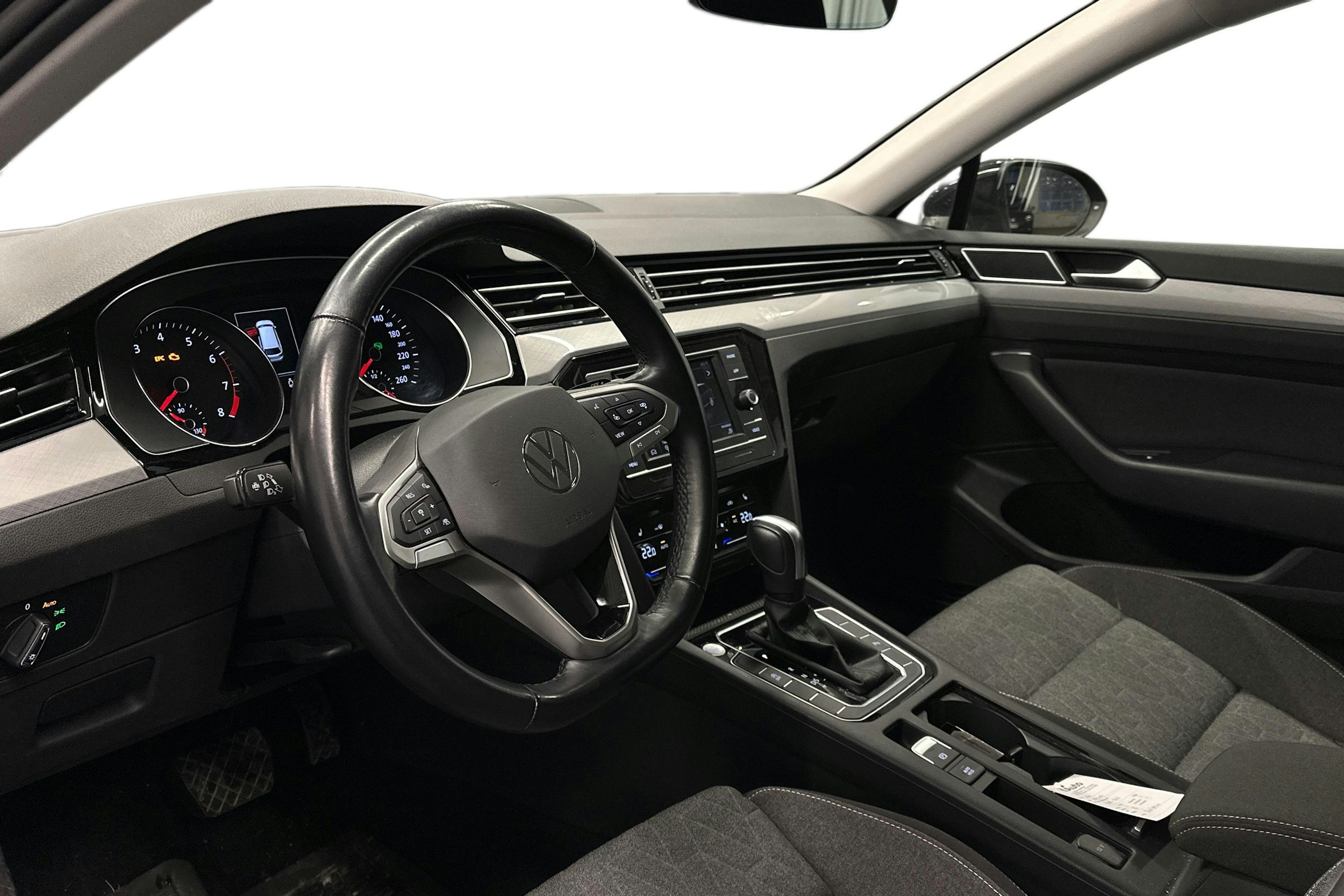 musta Volkswagen Passat 2024 kuva 3.