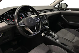 harmaa Volkswagen Passat 2024 kuva 6.