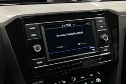 harmaa Volkswagen Passat 2024 kuva 19.