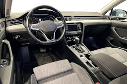 sininen Volkswagen Passat 2024 kuva 3.