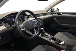 harmaa Volkswagen Passat 2024 kuva 3.