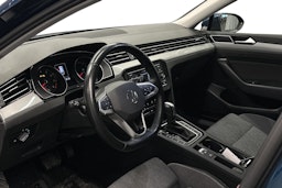 sininen Volkswagen Passat 2024 kuva 3.