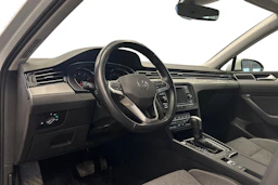 valkoinen Volkswagen Passat 2024 kuva 3.