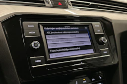 harmaa Volkswagen Passat 2024 kuva 17.