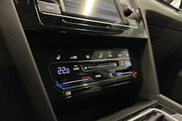 harmaa Volkswagen Passat 2024 kuva 19.