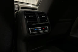 harmaa Volkswagen Passat 2024 kuva 23.