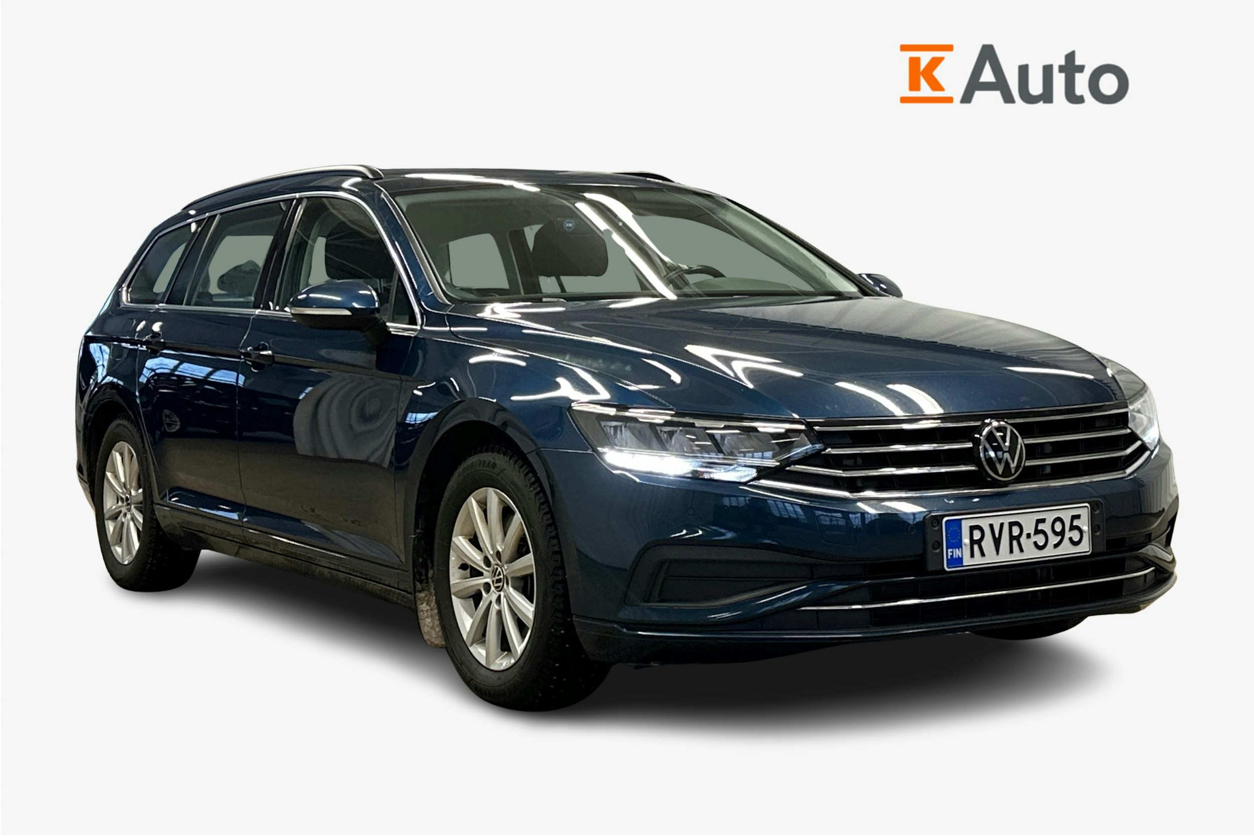 sininen Volkswagen Passat 2024 kuva 1.