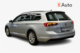 harmaa Volkswagen Passat 2024 kuva 2.