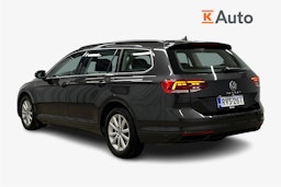 harmaa Volkswagen Passat 2024 kuva 2.