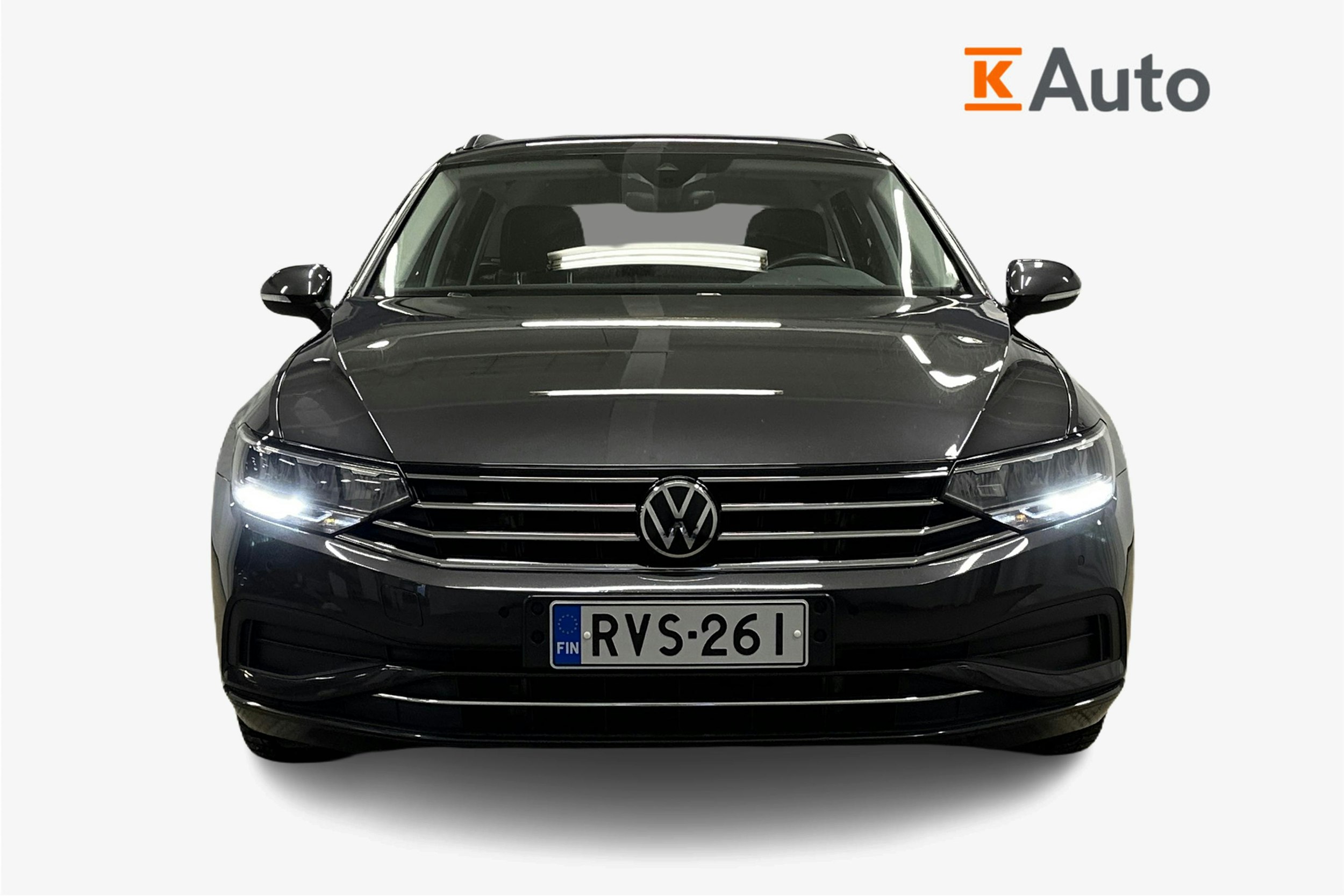 harmaa Volkswagen Passat 2024 kuva 5.