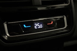 harmaa Volkswagen Passat 2024 kuva 15.