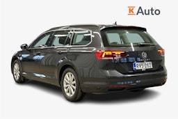 harmaa Volkswagen Passat 2024 kuva 2.