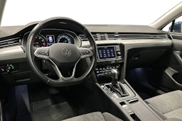 sininen Volkswagen Passat 2024 kuva 7.