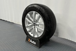 sininen Volkswagen Passat 2024 kuva 13.