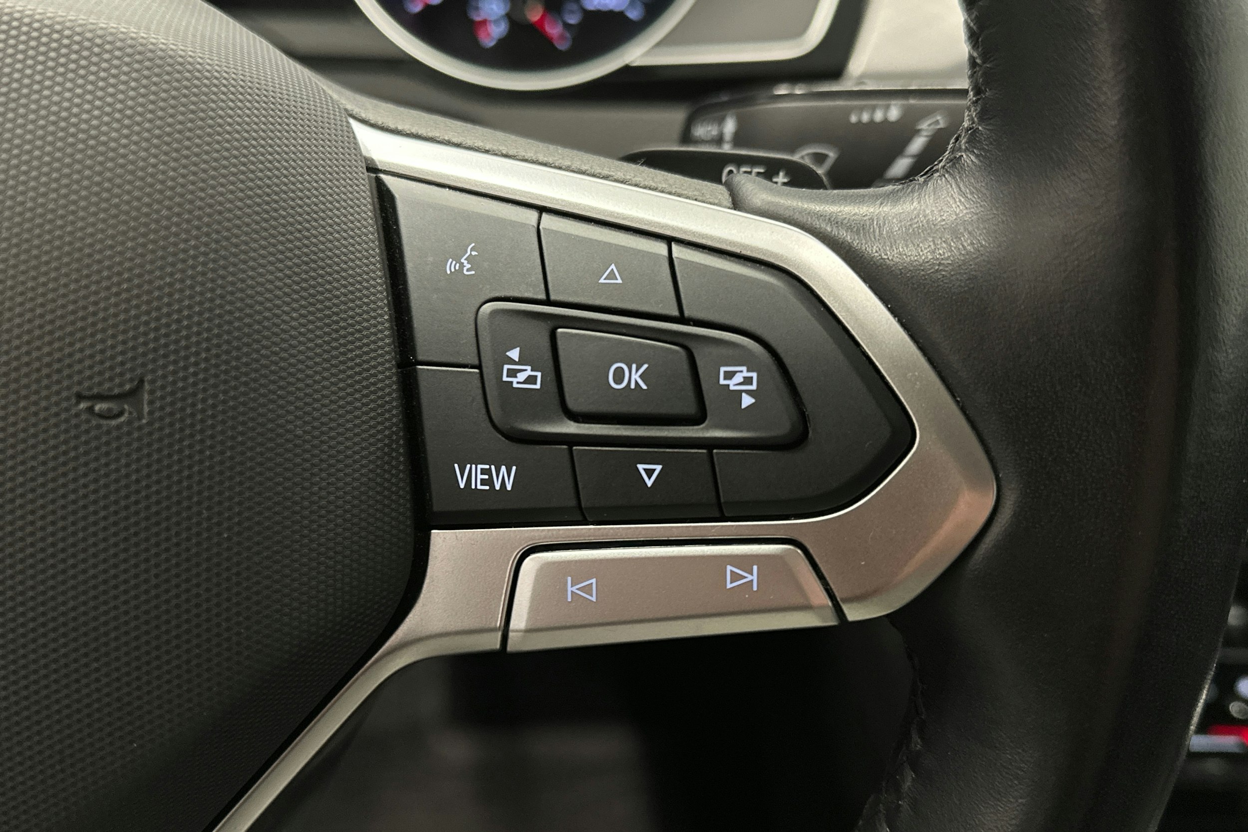 sininen Volkswagen Passat 2024 kuva 19.